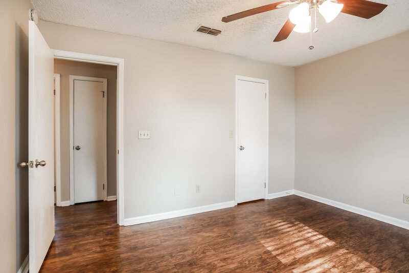 1,615/Mo, 7416 Cinnamon Lakes Dr Jacksonville, FL 32244 Main Bedroom View