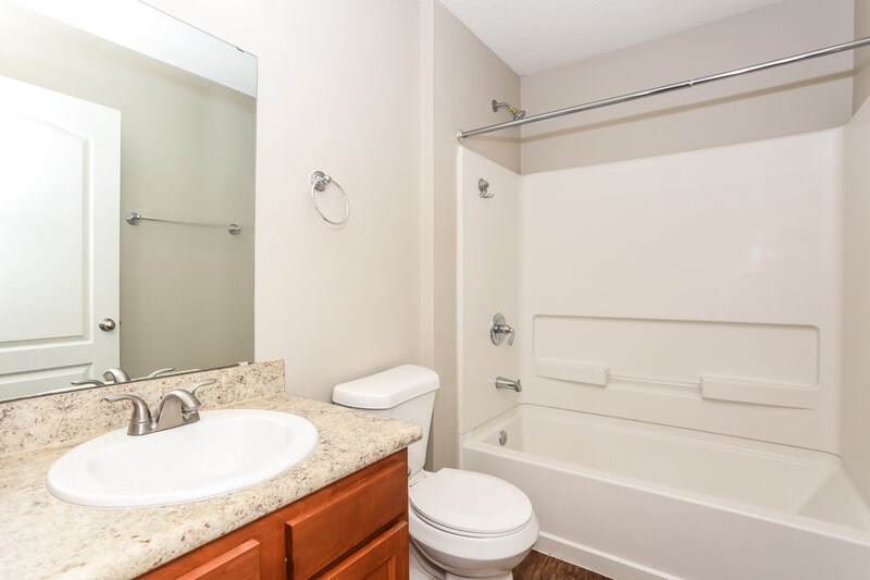 1,840/Mo, 3812 Ellaville Ct Jacksonville, FL 32218 Bathroom View
