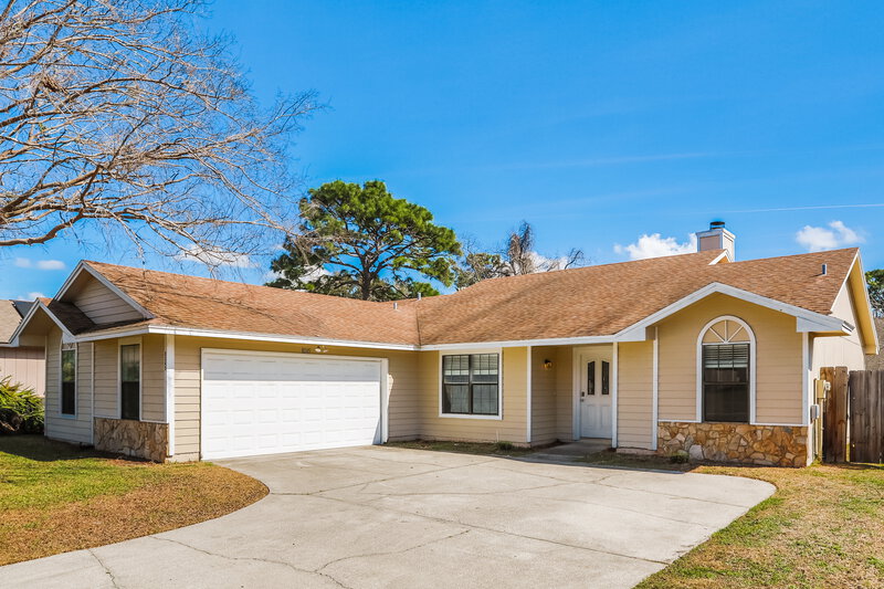 1,945/Mo, 8245 Hamden Cir W Jacksonville, FL 32244 Front View