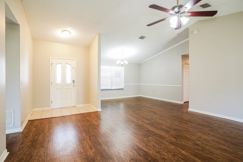1,945/Mo, 8245 Hamden Cir W Jacksonville, FL 32244 Living Room View