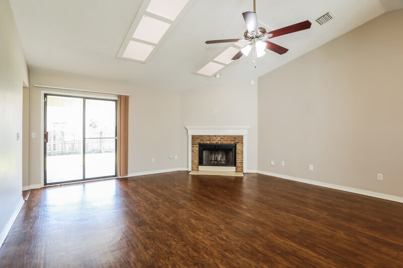 1,945/Mo, 8245 Hamden Cir W Jacksonville, FL 32244 Living Room View 2