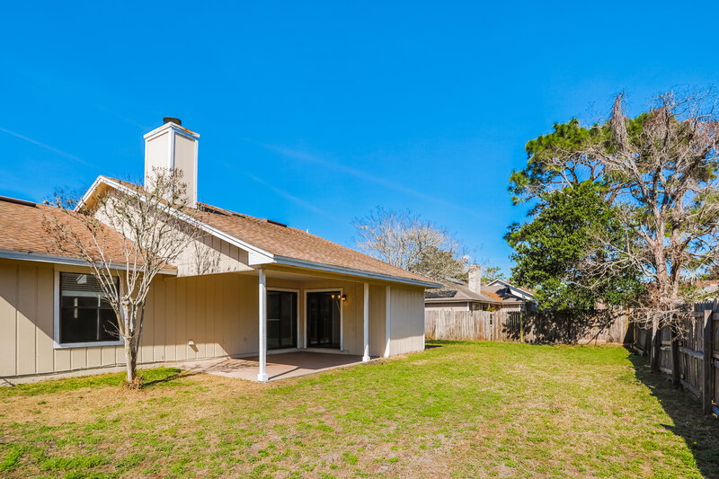 1,945/Mo, 8245 Hamden Cir W Jacksonville, FL 32244 Rear View