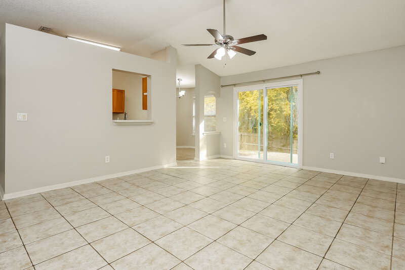 2,130/Mo, 7811 Invermere Blvd N Jacksonville, FL 32244 Living Room View
