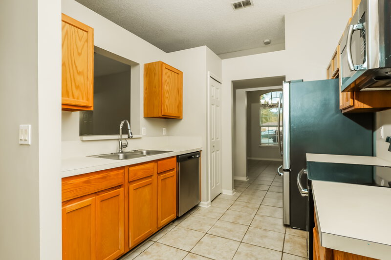 2,130/Mo, 7811 Invermere Blvd N Jacksonville, FL 32244 Kitchen View