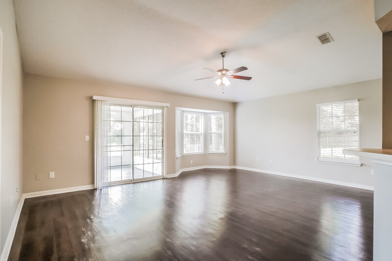 2,225/Mo, 11132 Coldfield Dr Jacksonville, FL 32246 Living Room View 2