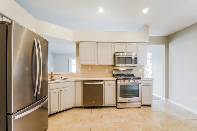 2,225/Mo, 11132 Coldfield Dr Jacksonville, FL 32246 Kitchen View