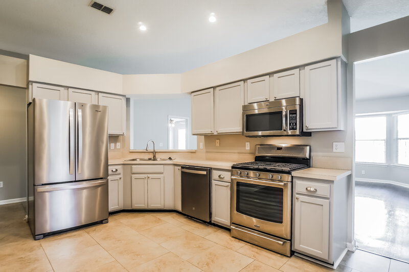 2,225/Mo, 11132 Coldfield Dr Jacksonville, FL 32246 Kitchen View 2