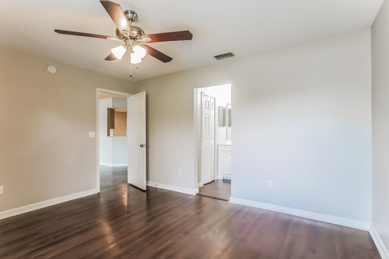 2,225/Mo, 11132 Coldfield Dr Jacksonville, FL 32246 Main Bedroom View 2