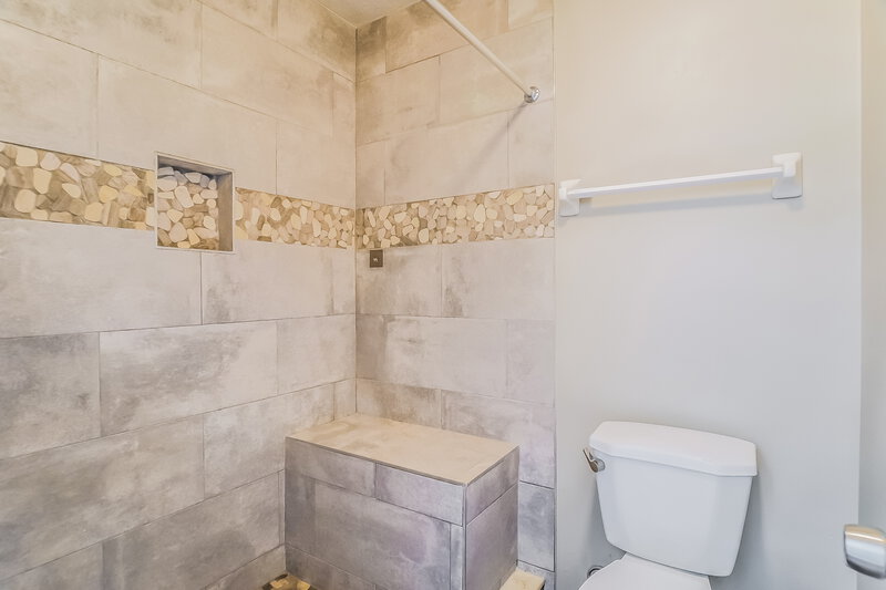 2,225/Mo, 11132 Coldfield Dr Jacksonville, FL 32246 Main Bathroom View 2