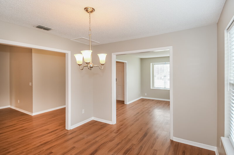 1,690/Mo, 8773 Spring Harvest Ln E Jacksonville, FL 32244 Dining Room View 2