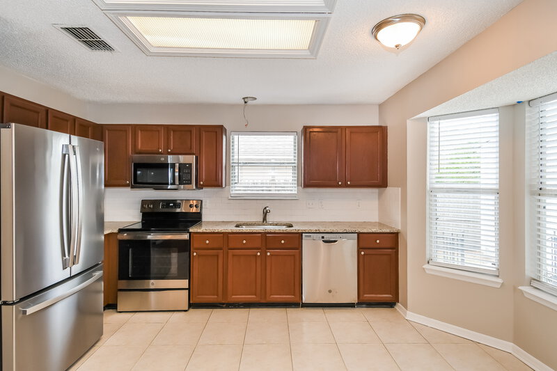 1,690/Mo, 8773 Spring Harvest Ln E Jacksonville, FL 32244 Kitchen View