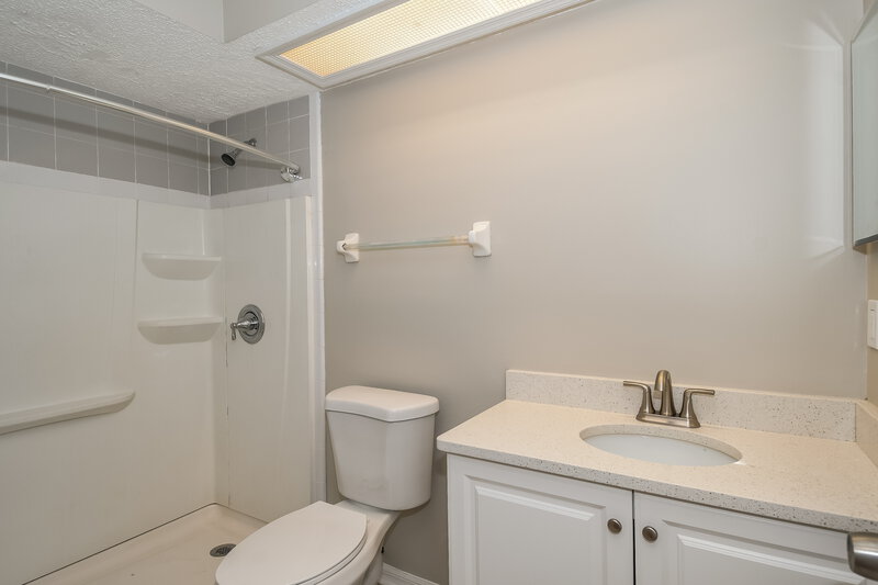 1,690/Mo, 8773 Spring Harvest Ln E Jacksonville, FL 32244 Main Bathroom View