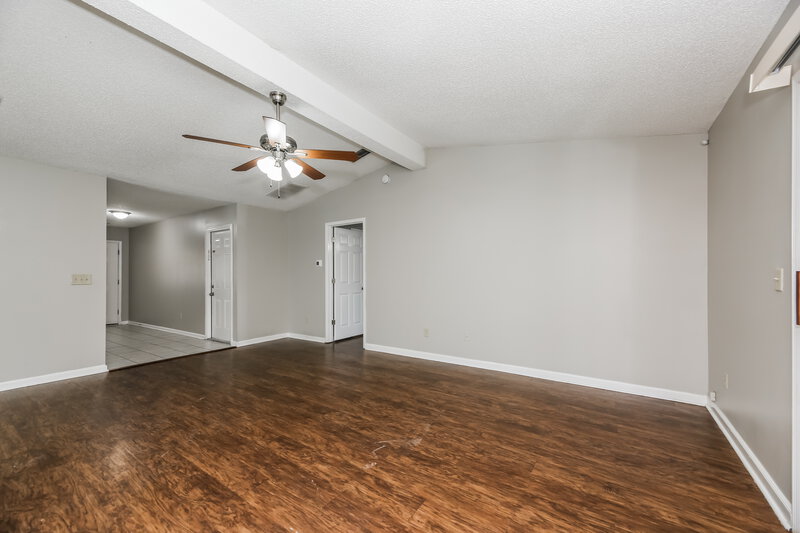 1,790/Mo, 10871 Copper Creek Ct Jacksonville, FL 32218 Living Room View 2