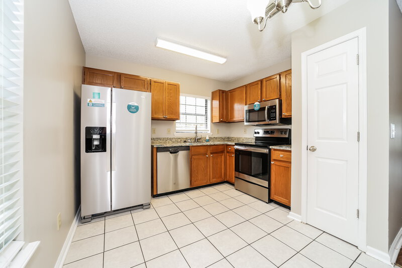 2,075/Mo, 10871 Copper Creek Ct Jacksonville, FL 32218 Kitchen View