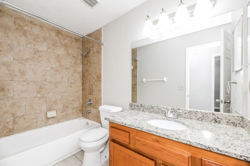 1,790/Mo, 10871 Copper Creek Ct Jacksonville, FL 32218 Bathroom View