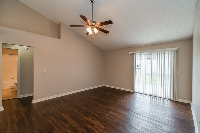 1,705/Mo, 1865 Sheraton Lakes Cir Middleburg, FL 32068 Living Room View 2