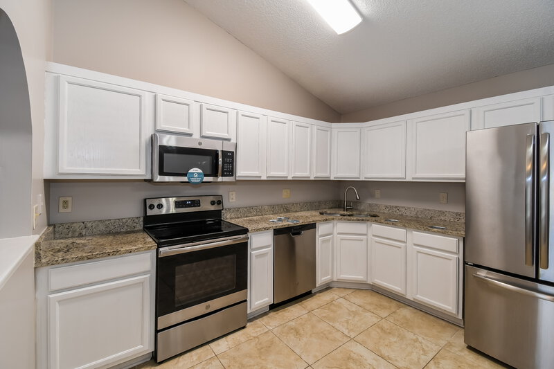 1,705/Mo, 1865 Sheraton Lakes Cir Middleburg, FL 32068 Kitchen View