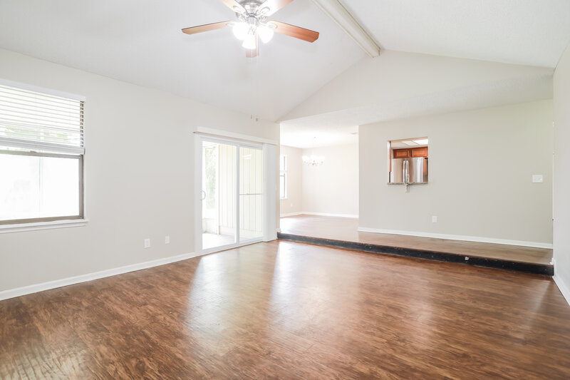 1,890/Mo, 10027 Huntington Forest Blvd E Jacksonville, FL 32257 Living Room View