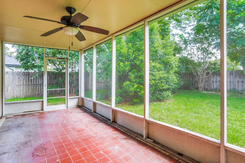 1,890/Mo, 10027 Huntington Forest Blvd E Jacksonville, FL 32257 Sun Room View