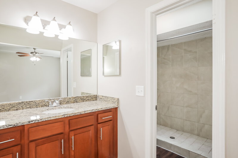1,890/Mo, 10027 Huntington Forest Blvd E Jacksonville, FL 32257 Main Bathroom View