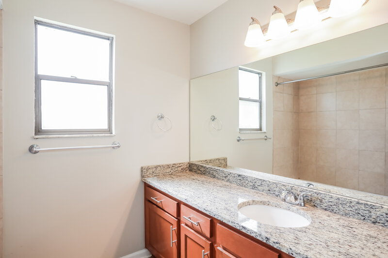 1,890/Mo, 10027 Huntington Forest Blvd E Jacksonville, FL 32257 Bathroom View