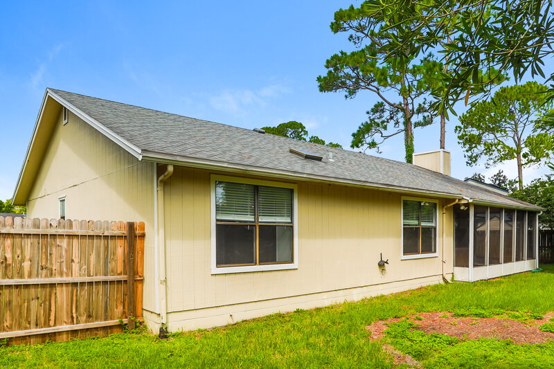 1,890/Mo, 10027 Huntington Forest Blvd E Jacksonville, FL 32257 Rear View