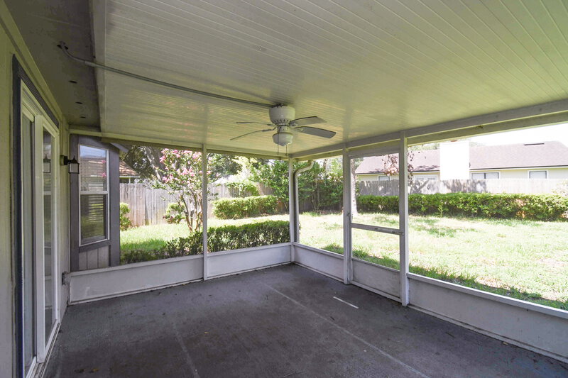 1,910/Mo, 7726 Mistwood Cir W Jacksonville, FL 32244 Sun Room View