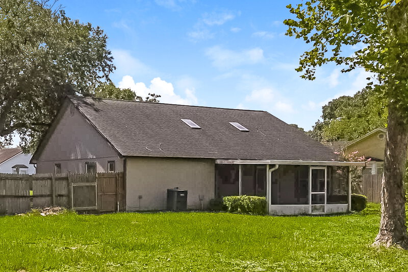 1,910/Mo, 7726 Mistwood Cir W Jacksonville, FL 32244 Rear View