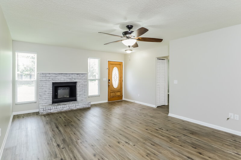 2,100/Mo, 2095 Broad Oak Dr Jacksonville, FL 32225 Living Room View