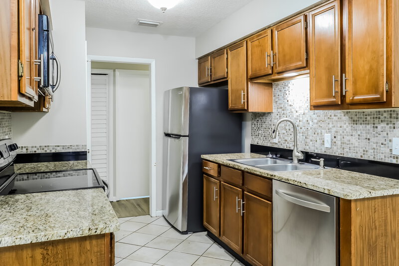 2,100/Mo, 2095 Broad Oak Dr Jacksonville, FL 32225 Kitchen View 2
