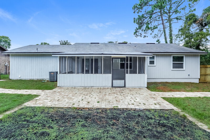 2,100/Mo, 2095 Broad Oak Dr Jacksonville, FL 32225 Rear View