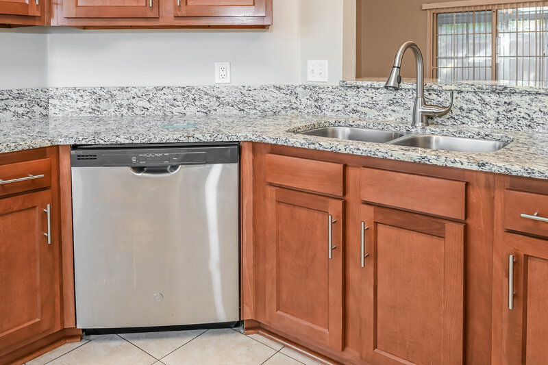 1,880/Mo, 5421 Cumberland Forest Ln Jacksonville, FL 32257 Kitchen View