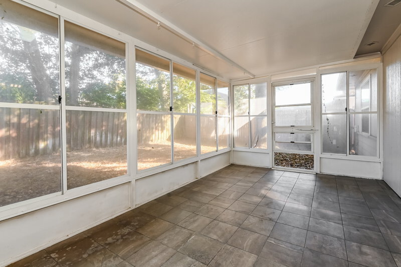 1,880/Mo, 5421 Cumberland Forest Ln Jacksonville, FL 32257 Sun Room View