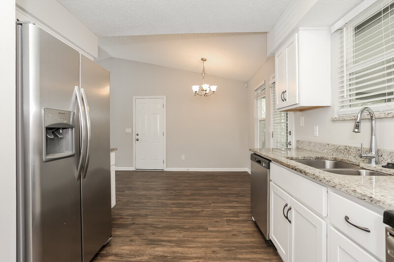 2,220/Mo, 3695 Deer Crossing Pl Jacksonville, FL 32257 Kitchen View 2