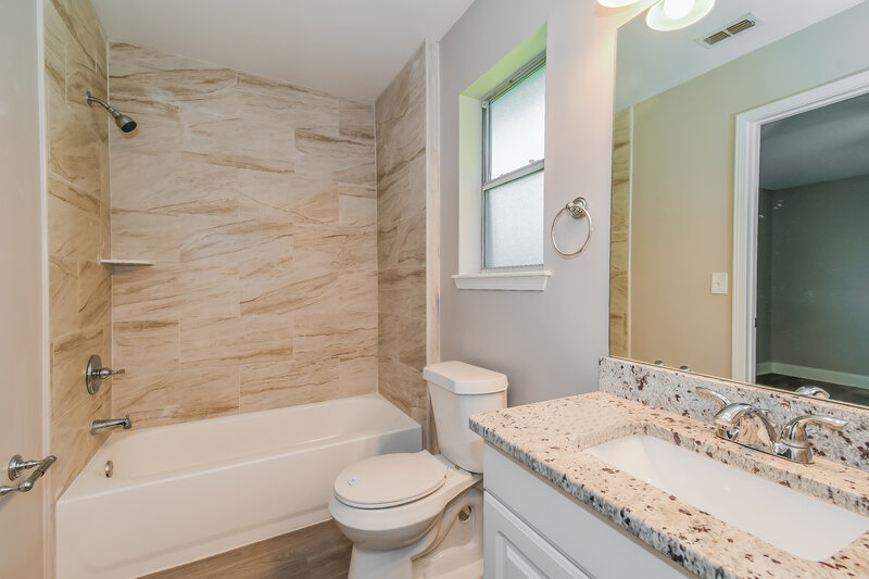 1,710/Mo, 6638 Lana Ln Jacksonville, FL 32244 Main Bathroom View