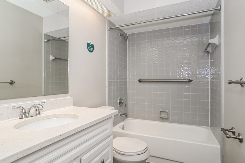 2,690/Mo, 9552 Glenn Abbey Way Jacksonville, FL 32256 Bathroom View