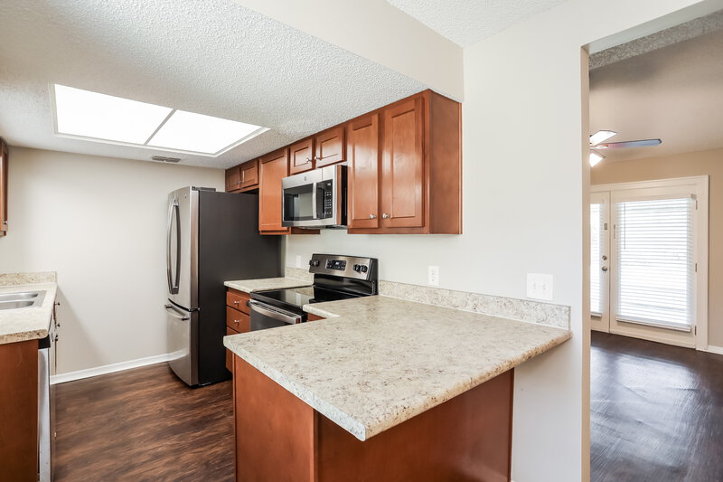 1,735/Mo, 8642 Bluebell Ln Jacksonville, FL 32244 Kitchen View 2