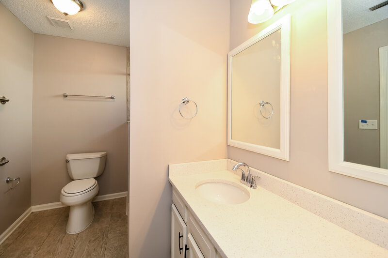 2,035/Mo, 3866 English Colony Dr S Jacksonville, FL 32257 Bathroom View 2