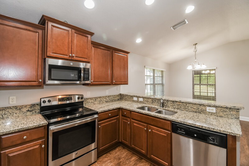 1,680/Mo, 2195 Thornbrook Dr Jacksonville, FL 32221 Kitchen View