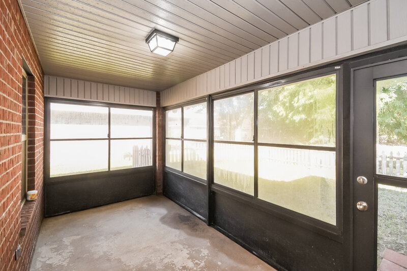 1,680/Mo, 2195 Thornbrook Dr Jacksonville, FL 32221 Sun Room View