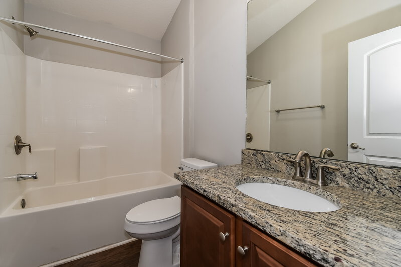 1,680/Mo, 2195 Thornbrook Dr Jacksonville, FL 32221 Bathroom View