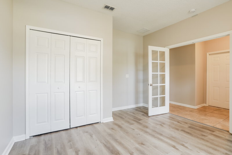 3,220/Mo, 11876 W Carson Lake Dr Jacksonville, FL 32221 Office View