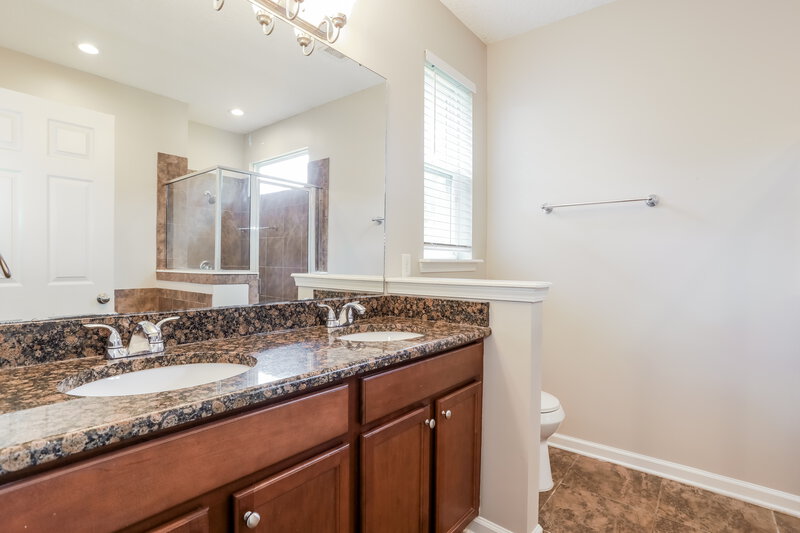 3,220/Mo, 11876 W Carson Lake Dr Jacksonville, FL 32221 Main Bathroom View