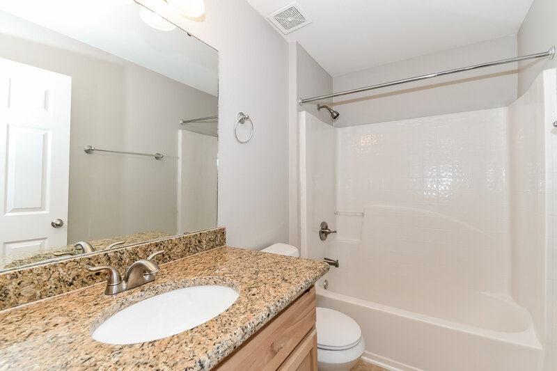 2,360/Mo, 7395 Volley Drive N Jacksonville, FL 32277 Bathroom View