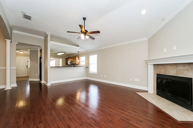 2,085/Mo, 7998 Welbeck Ln Jacksonville, FL 32244 Living Room View 2