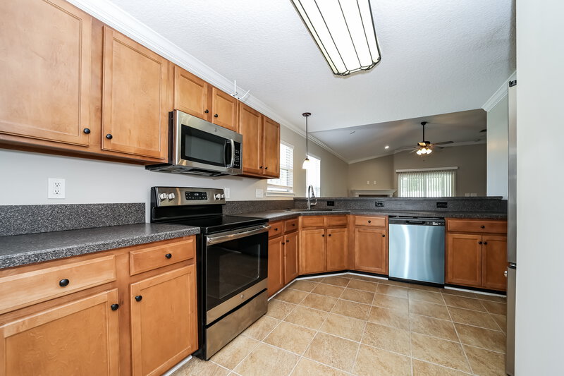 2,085/Mo, 7998 Welbeck Ln Jacksonville, FL 32244 Kitchen View