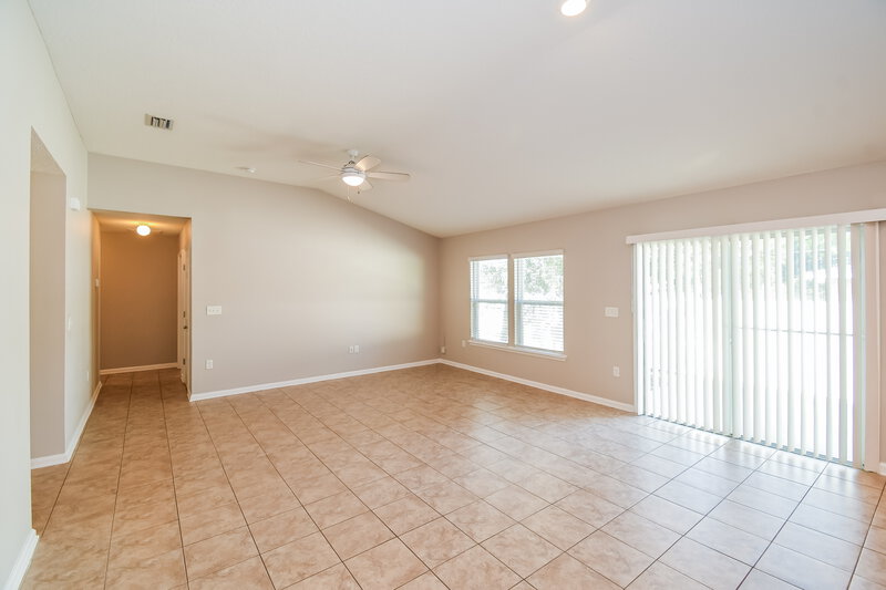 1,750/Mo, 9591 Palm Reserve Dr Jacksonville, FL 32222 Living Room View