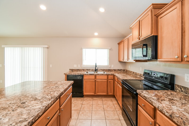 1,750/Mo, 9591 Palm Reserve Dr Jacksonville, FL 32222 Kitchen View 2