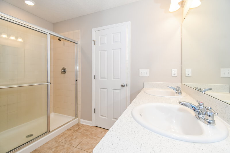 1,750/Mo, 9591 Palm Reserve Dr Jacksonville, FL 32222 Main Bathroom View 2
