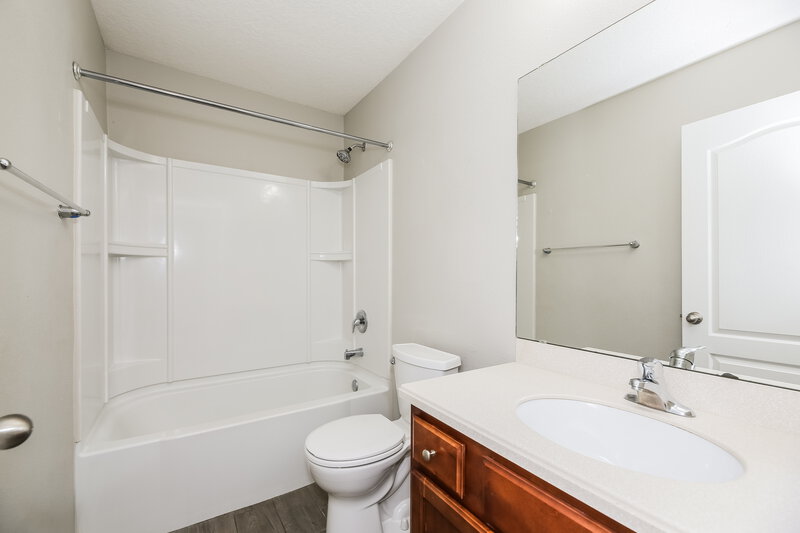 1,980/Mo, 12373 Sacha Rd Jacksonville, FL 32226 Bathroom View